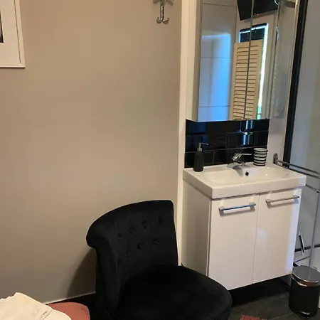 Anita 3*