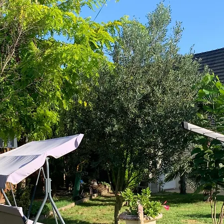 Anita Πανσιόν Brancourt-en-Laonnois